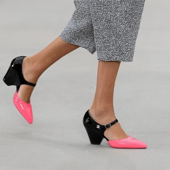 CHANEL Shoes - Authentic 2020 Cruise Chanel Neon Pink & Black Mary Jane Wedges size 35.5